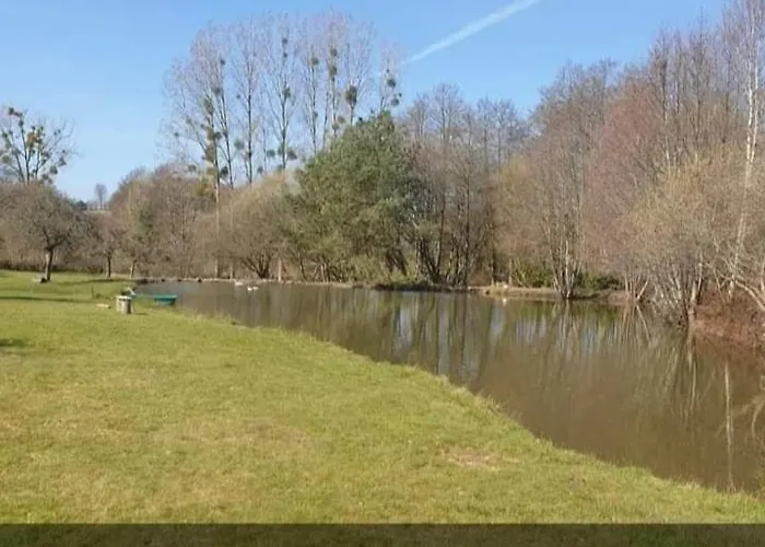 Wildberry Cycling Luxe tent Lignieres-Orgeres